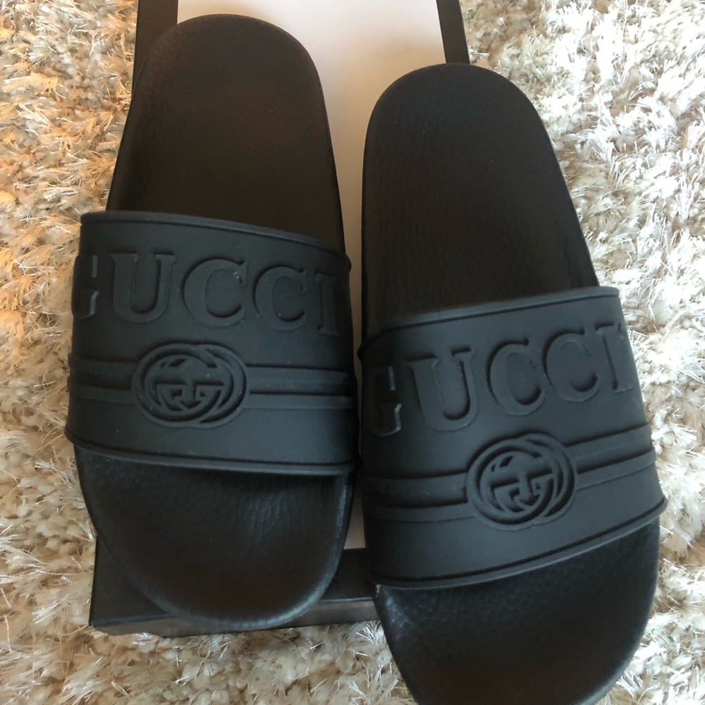 Gucci pursuit logo slides